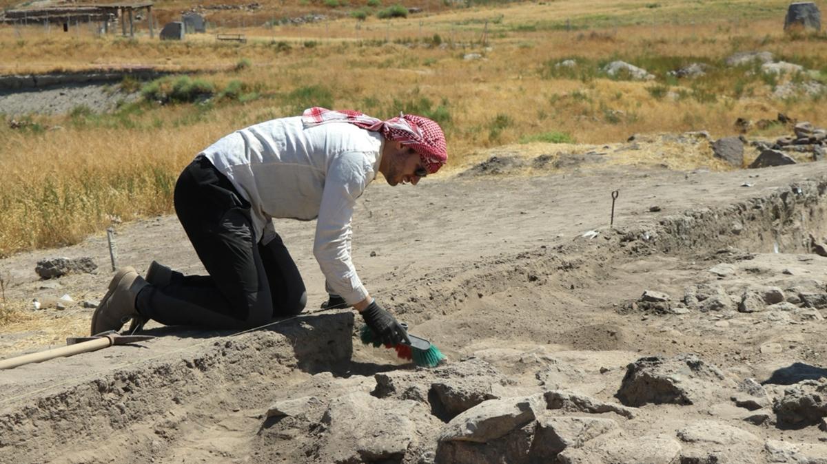 25 lkeden bilim insanlar Kltepe'nin topraklarnda tarihin izini sryor