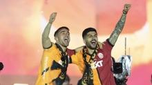 Yunus Akgn'e iki talip birden