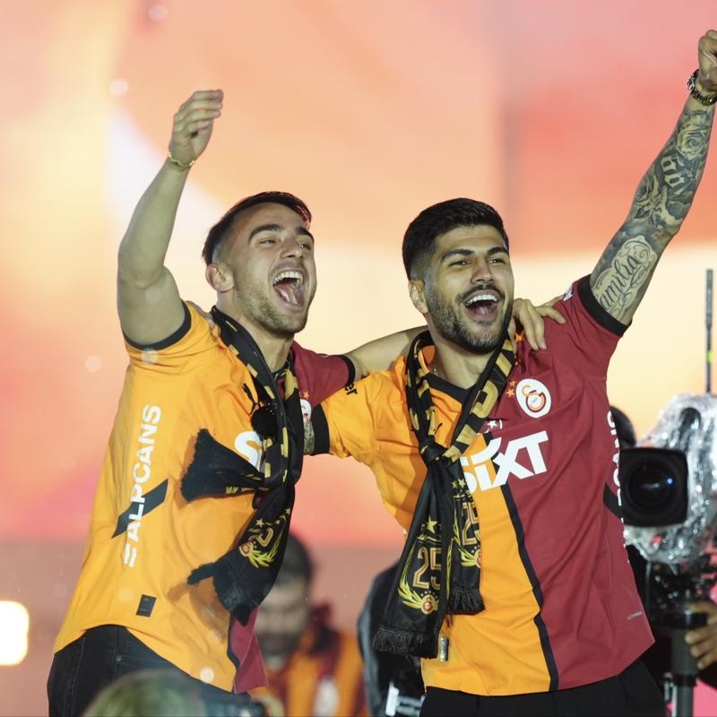 Yunus Akgn'e iki talip birden
