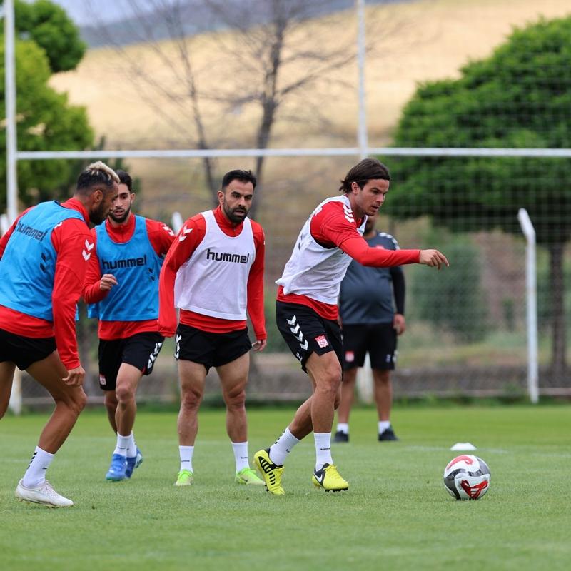 Sivasspor yeni sezona haz�rlan�yor