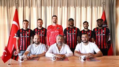 Arca orum FK, 6 futbolcuyla szleme imzalad