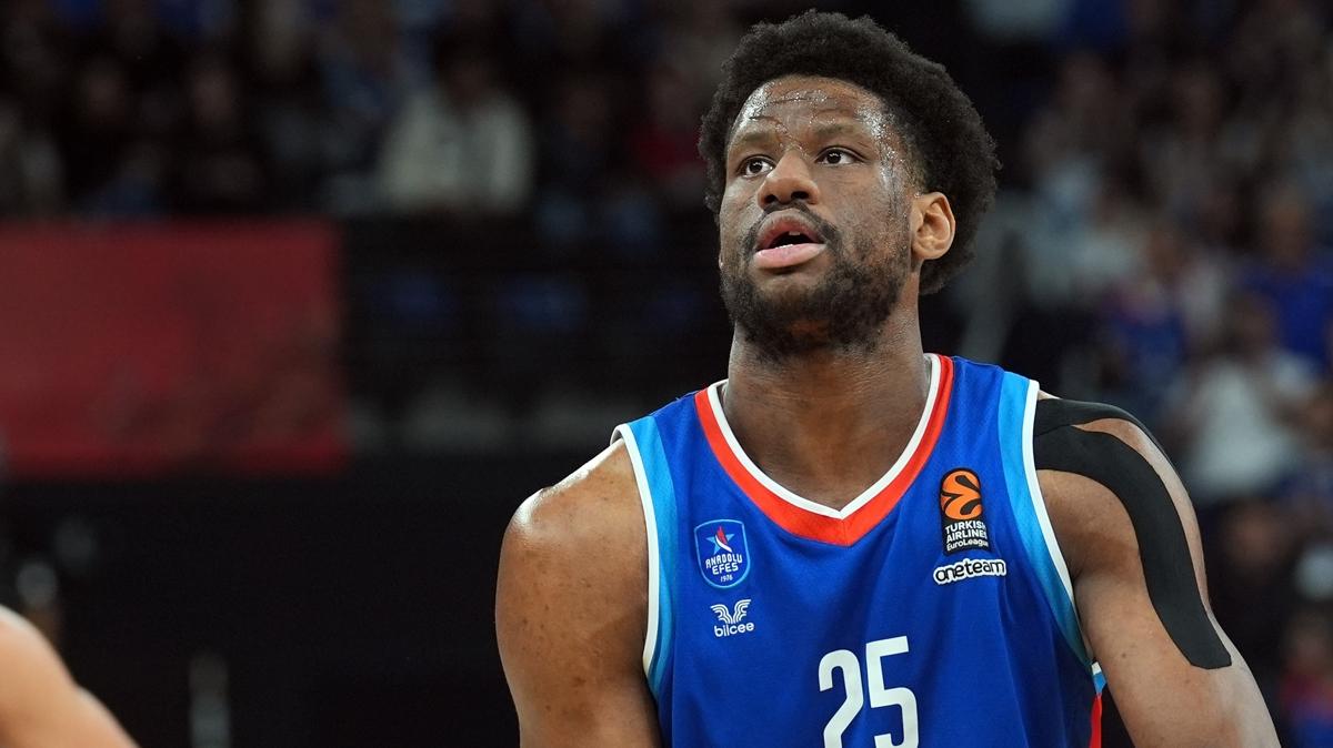 Anadolu Efes, Daniel Oturu ayrln duyurdu