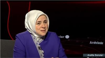 AK Parti Kadn Kollar Bakan Ercan 28 ubat' hatrlatt: Hep bir bedel dedik, yakmadk, ykmadk