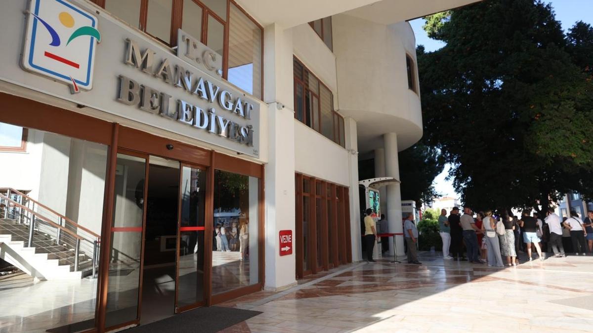 Manavgat Belediyesine rvet operasyonu: 6 kii tutukland