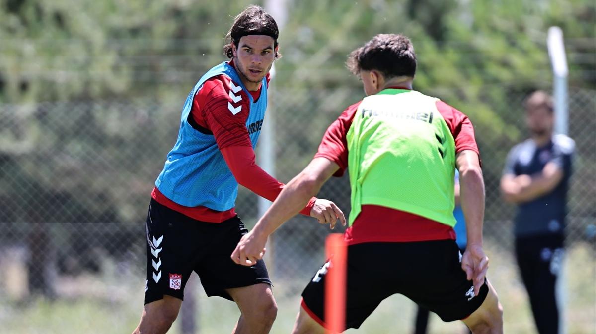 Sivasspor'da yeni sezon mesaisi sryor