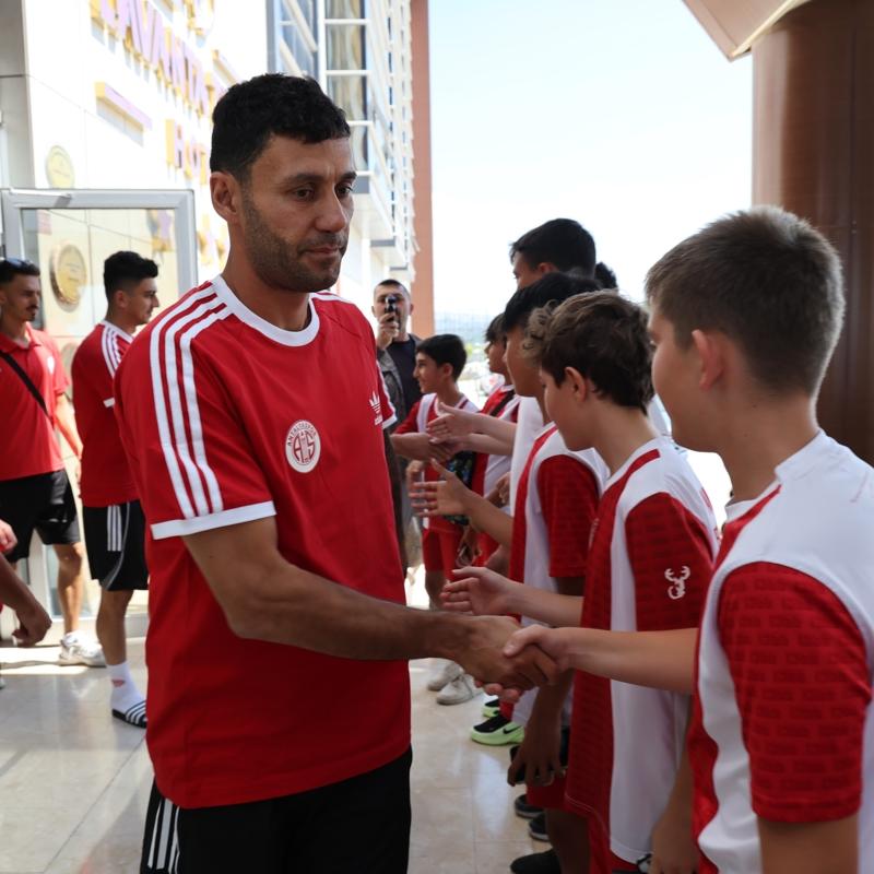 Antalyaspor, Burdur'da kampa girdi