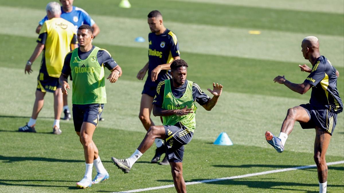 Fenerbahe'de sezon hazrlklar sryor