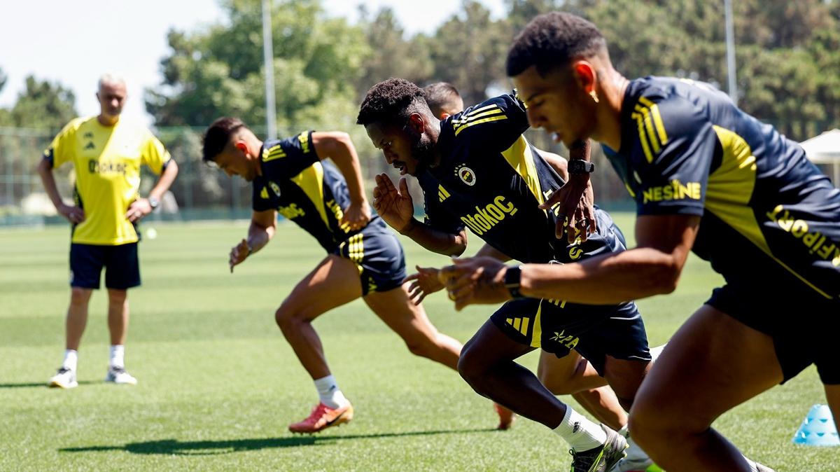 Fenerbahe'de yeni sezon mesaisi tam gaz