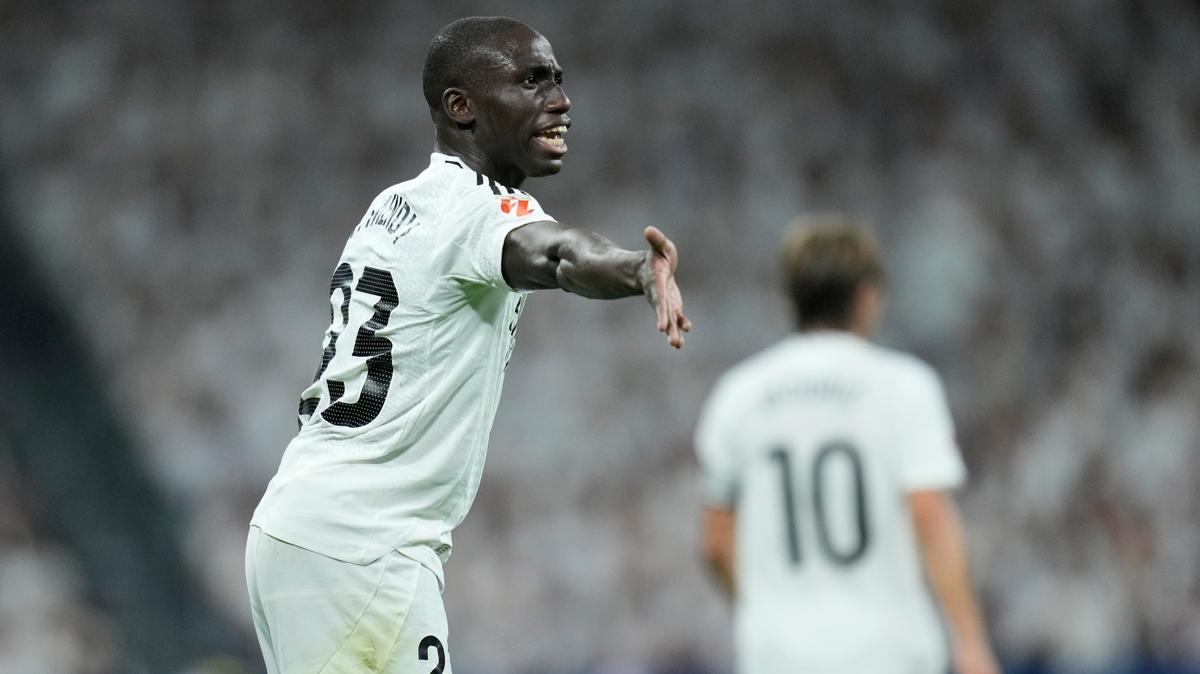 Real Madrid, Mendy'nin bonservisini belirledi