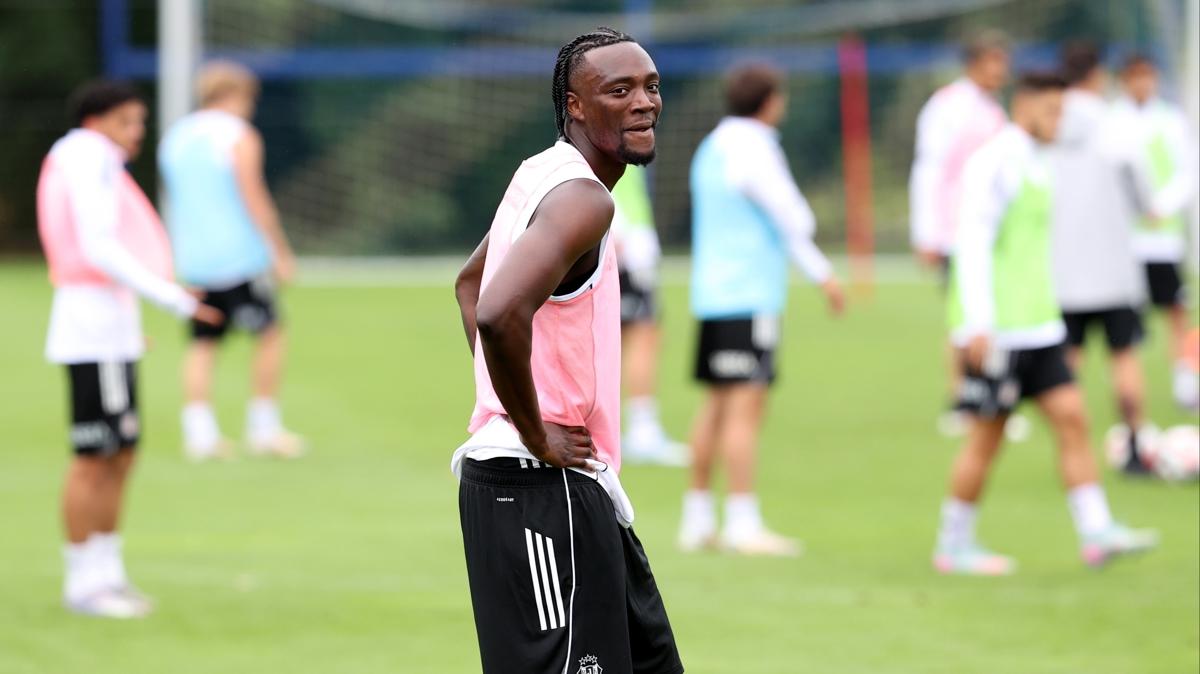 Tammy Abraham ilk antrenmanna kt