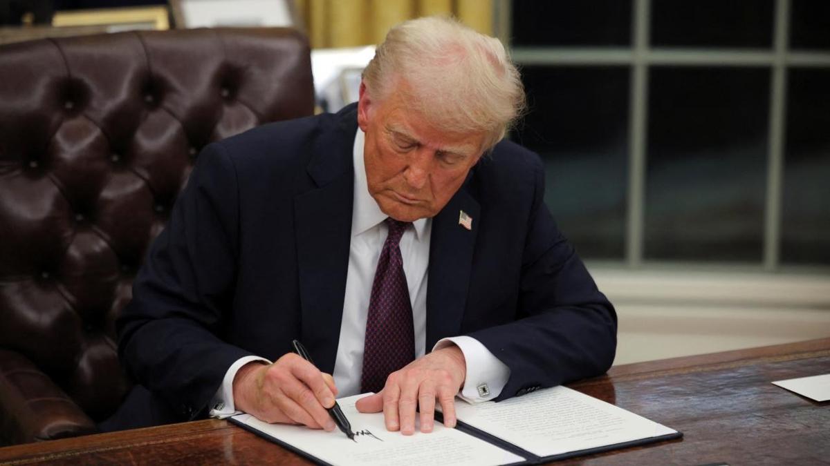 Trump, 12 yeni lkeye ynelik tarife mektuplarn paylat