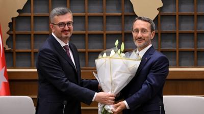 letiim Bakanl'nda devir teslim treni... Duran: Trkiye'nin sesi olmay srdreceiz