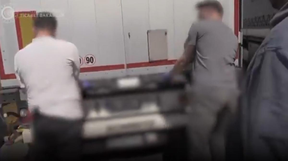  ilde zehir tacirlerine darbe! Gmrkte ele geirildi