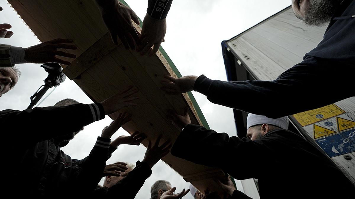 Srebrenitsa Soykrm'nn 7 kurban bugn topraa verilecek