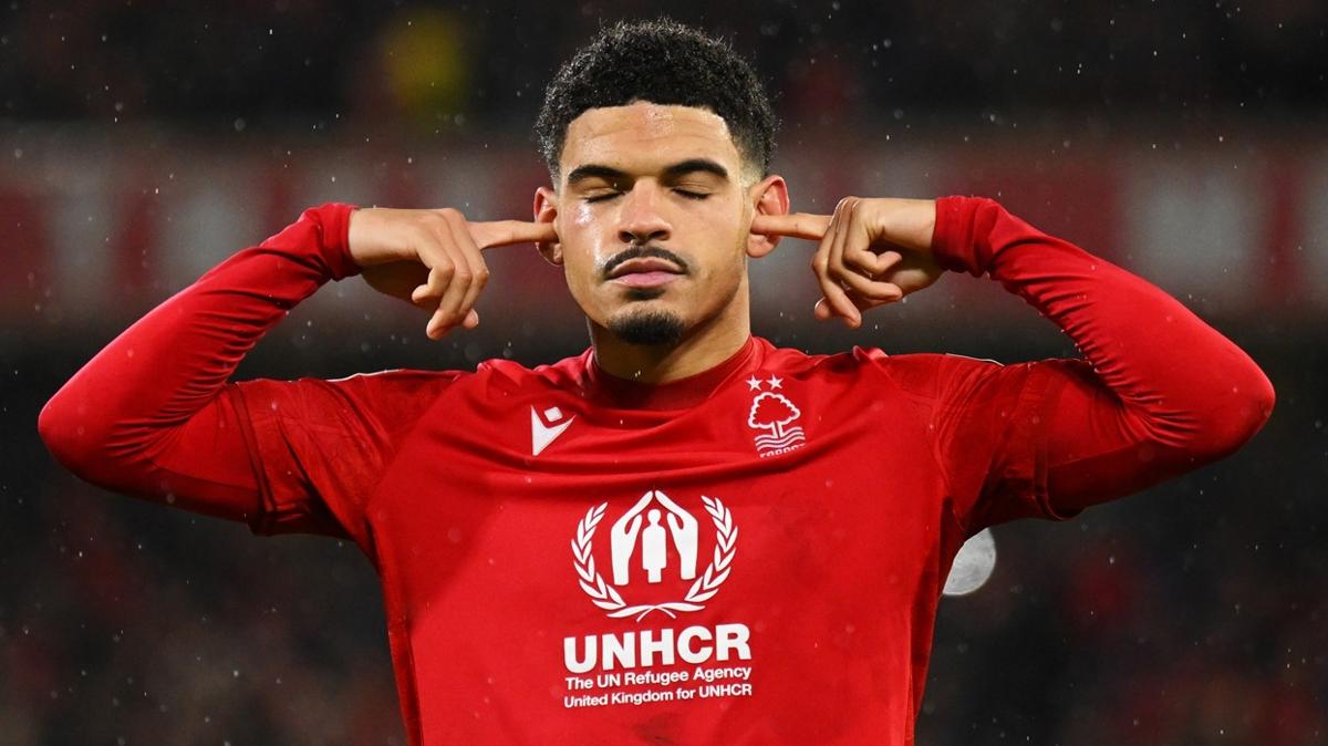 Tottenham, Morgan Gibbs-White'n peinde