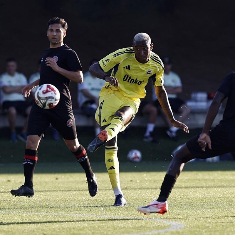 Fenerbah�e haz�rl�k ma��nda Fatih Karag�mr�k ile berabere kald�