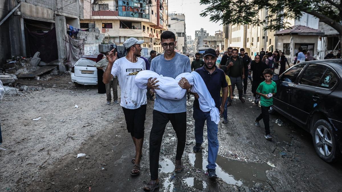 Gazze'de yeni bir sabah yeni bir katliam: 100'den fazla l