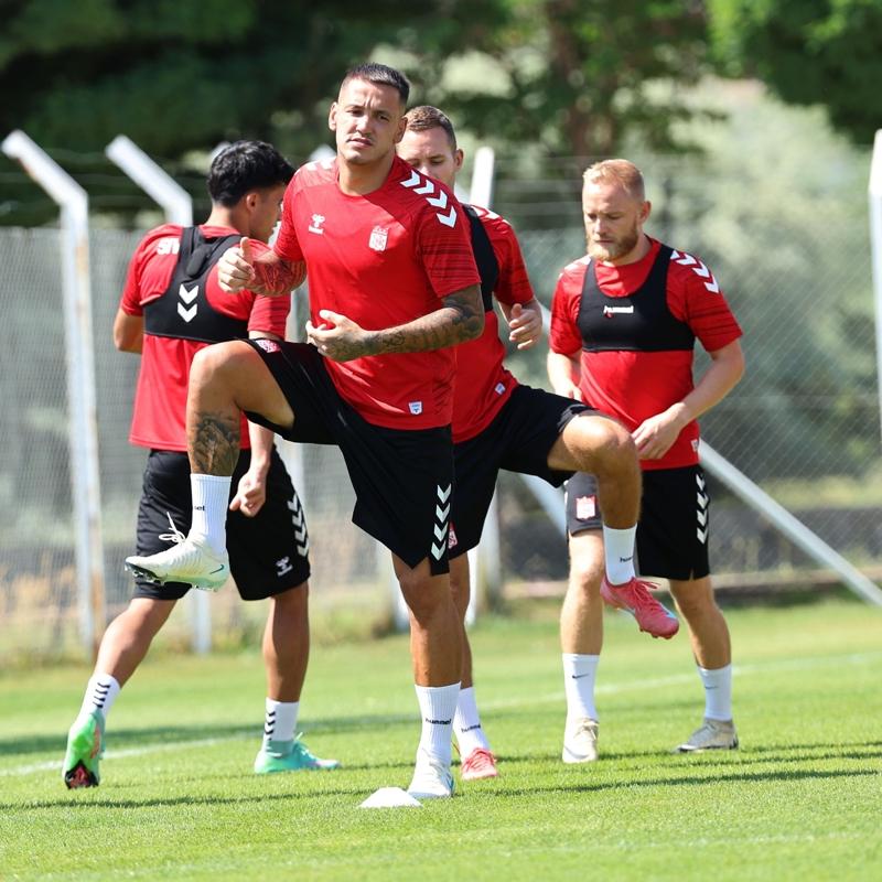 Sivasspor'da haz�rl�klar s�r�yor