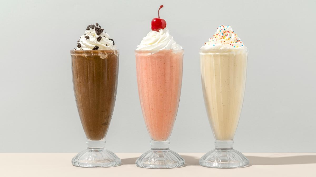 Milkshake nasl yaplr" ster ilekli ister muzlu...