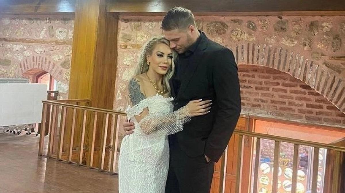 Survivor'da boanan boanana! Yunus Emre zden'le ei boanma karar ald