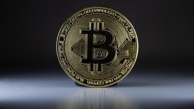 Bitcoin'den yeni rekor! 122 bin dolarn zerine kt