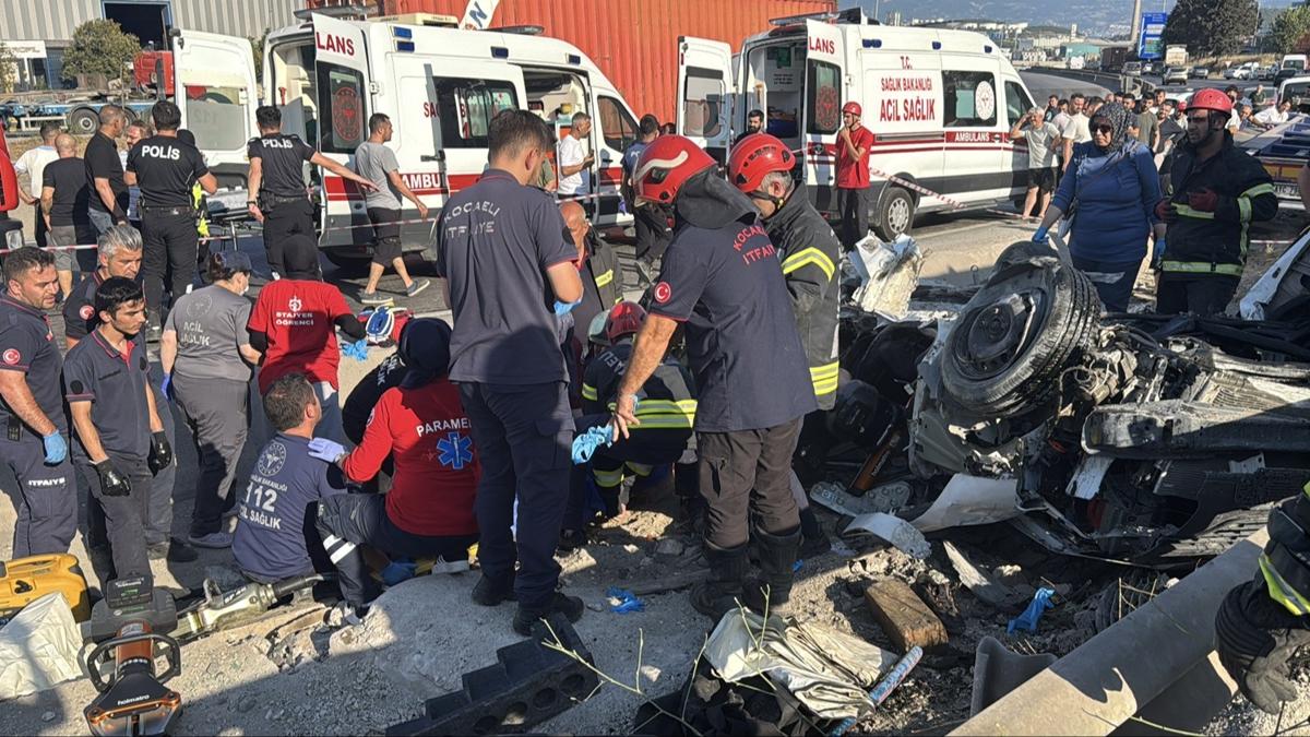 Kocaeli'de katliam gibi kaza... l ve yarallar var