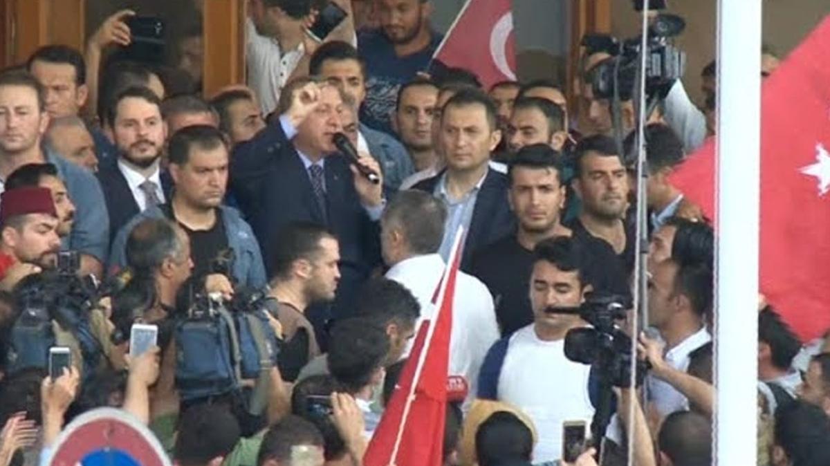Tarihin seyri bu aryla deiti! Darbe ryalar kabuslar oldu