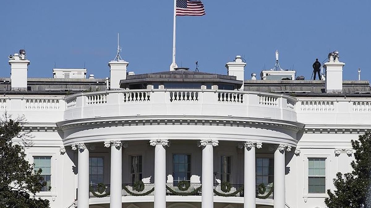 Washington'da tansiyon ykseldi: Beyaz Saray nnde pheli cisim alarm