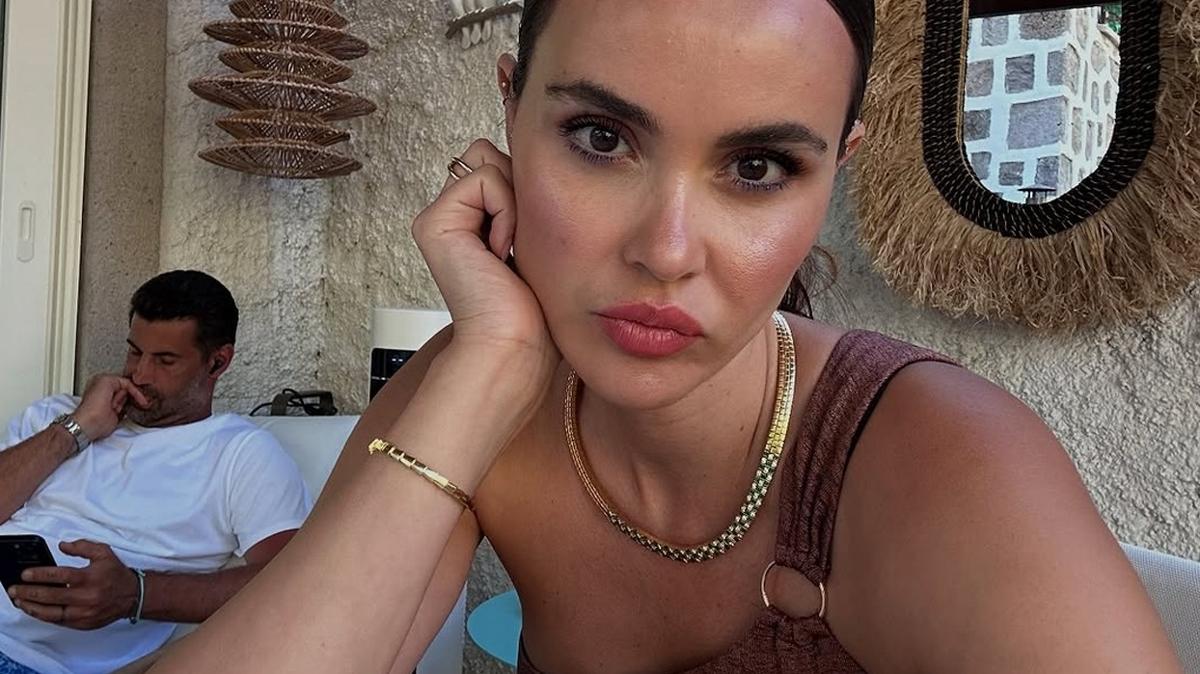Zeynep Demirel takipilerini minik kz konusunda uyard! 'Bu fotoraflardan sonra...'