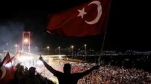 Bugn demokrasi ve birlik gn... Siyasilerin 15 Temmuz mesajlar