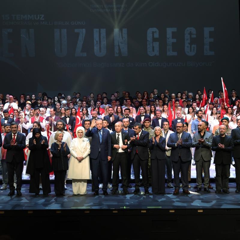 Cumhurbakan Erdoan, En Uzun Gece destannn ilk temsiline katld
