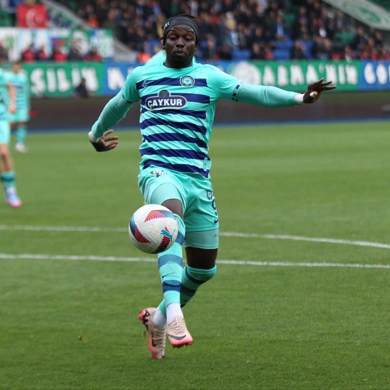 �aykur Rizespor'da Ali Sowe ile imzalar at�ld�