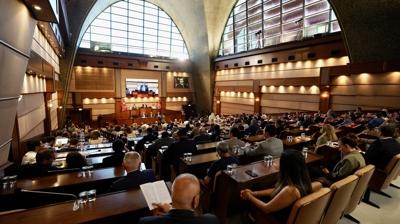 AK Parti, stanbullunun aklndaki soruya tercman oldu