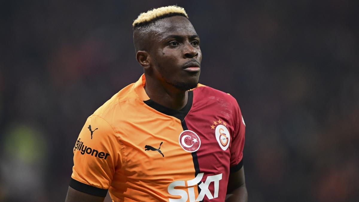 Osimhen, Napoli'de kadro d kald