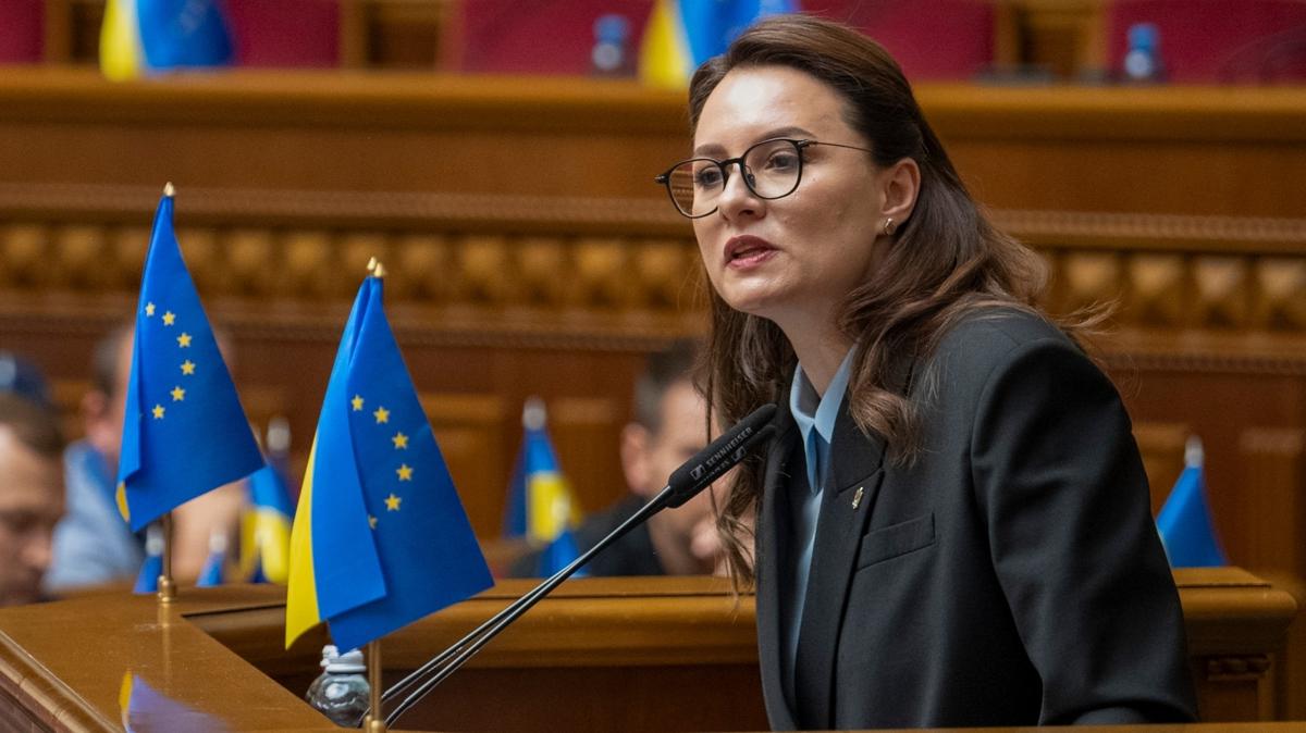 Ukrayna Parlamentosu'ndan yeni kabineye gvenoyu