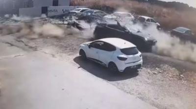 Faciadan dnld: Bursa'da inaat sahasnda vincin devrilme an kamerada