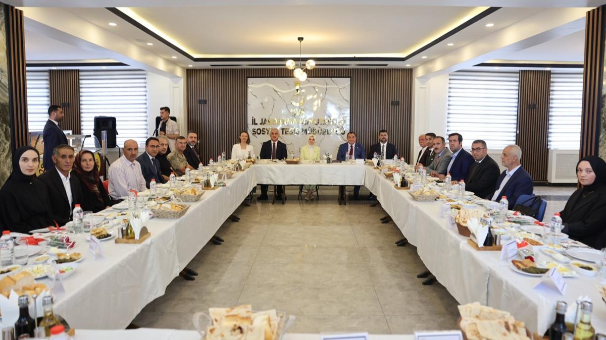 Bakan Gkta: ehit ve gazilerimizin emanetlerine sahip kmaktan memnuniyet duyuyoruz