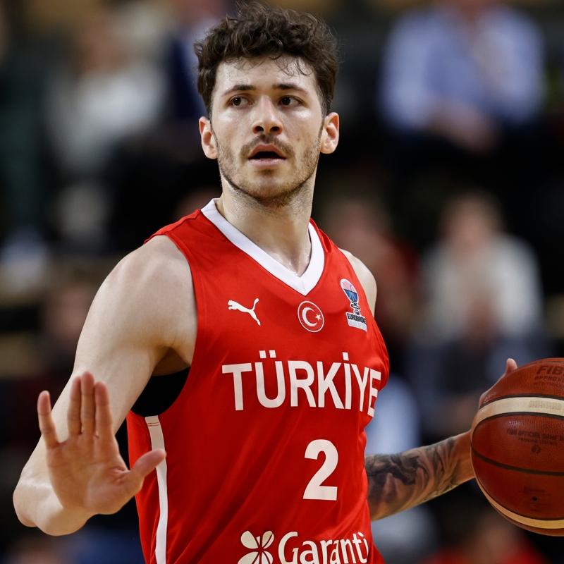 Anadolu Efes, ehmus Hazer'i renklerine balad