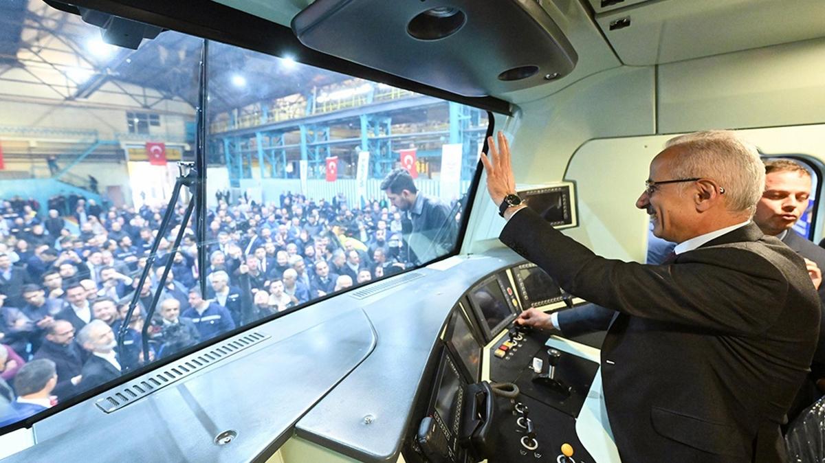 617 ton yk tad! Bakan Uralolu: Yerli ve milli lokomotif ilk seferini tamamlad