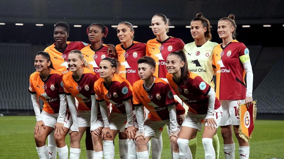 Galatasaray Kadn Futbol Takm'nda 18 ayrlk birden