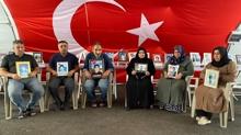40 dereceyi aan scak hava yldrmad! Diyarbakr anneleri evlat nbetinde