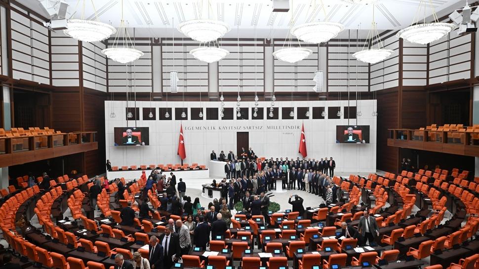 Salkta yeni dnem: Kanun teklifi yasalat