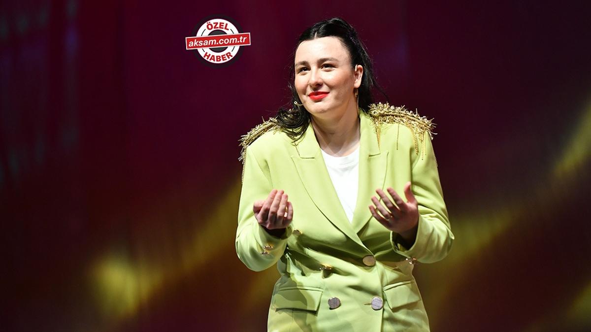 Haftann Ajandas: Yasemin Sakallolu ile glmeye hazr msnz"