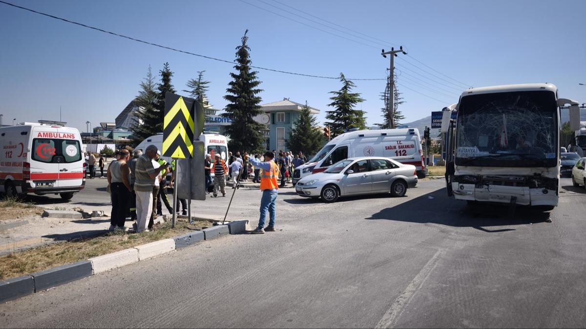 Ktahya'da feci kaza: ok sayda yaral var