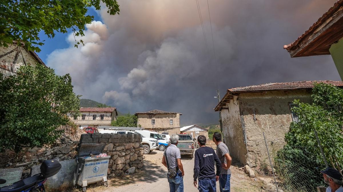 Sakarya'da ormanlk alanda yangn! Bilecik tarafna srad