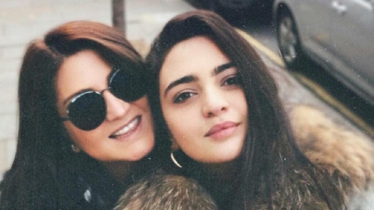 Sibel Can'n gzlerden uzak bytt kz: Melisa Ural annesini anlatt!