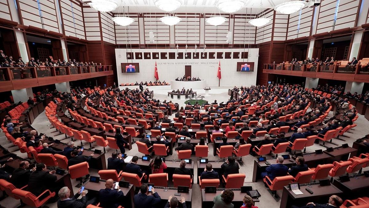 Youn mesai sona erdi: Meclis 1 Ekim'e kadar tatile girdi