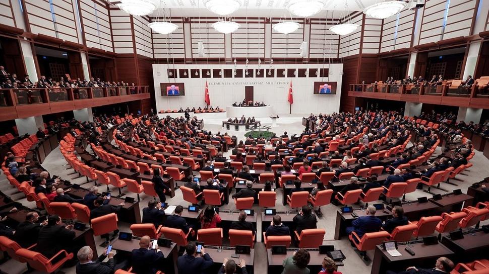 Youn mesai sona erdi: Meclis 1 Ekim'e kadar tatile girdi