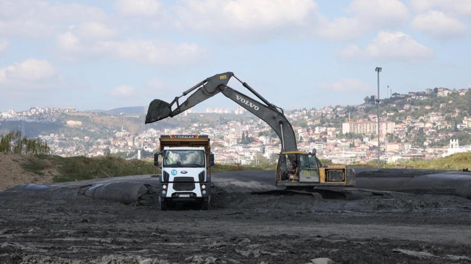 zmit Krfezi'nde 170 hektarlk alandan dip amuru temizlendi