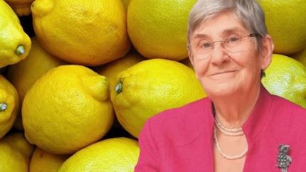 Canan hoca azndaki baklay kard! Limonu aya byle atan yand: Zehir iiyorsunuz